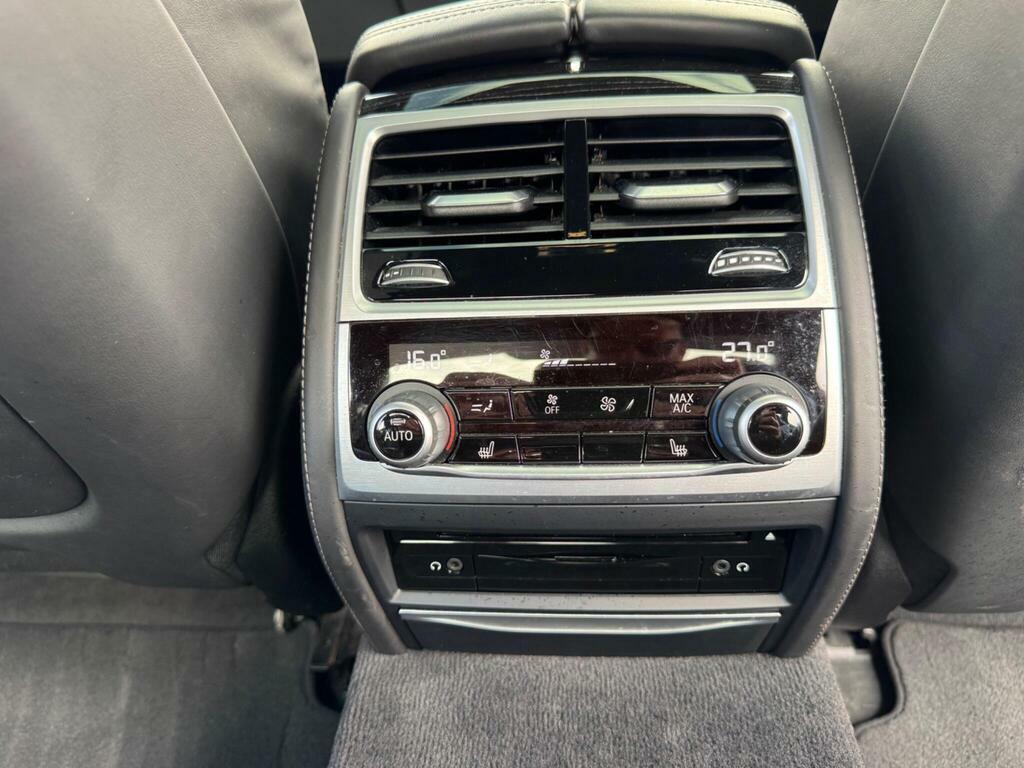 BMW 7 Series 730D M Sport White #37