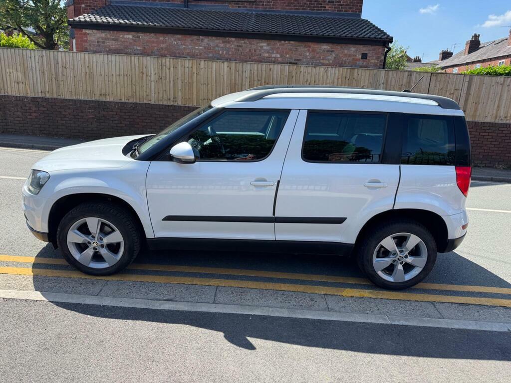 Skoda Yeti 2.0 Tdi Tour De France Outdoor 4Wd Euro 5 White #3