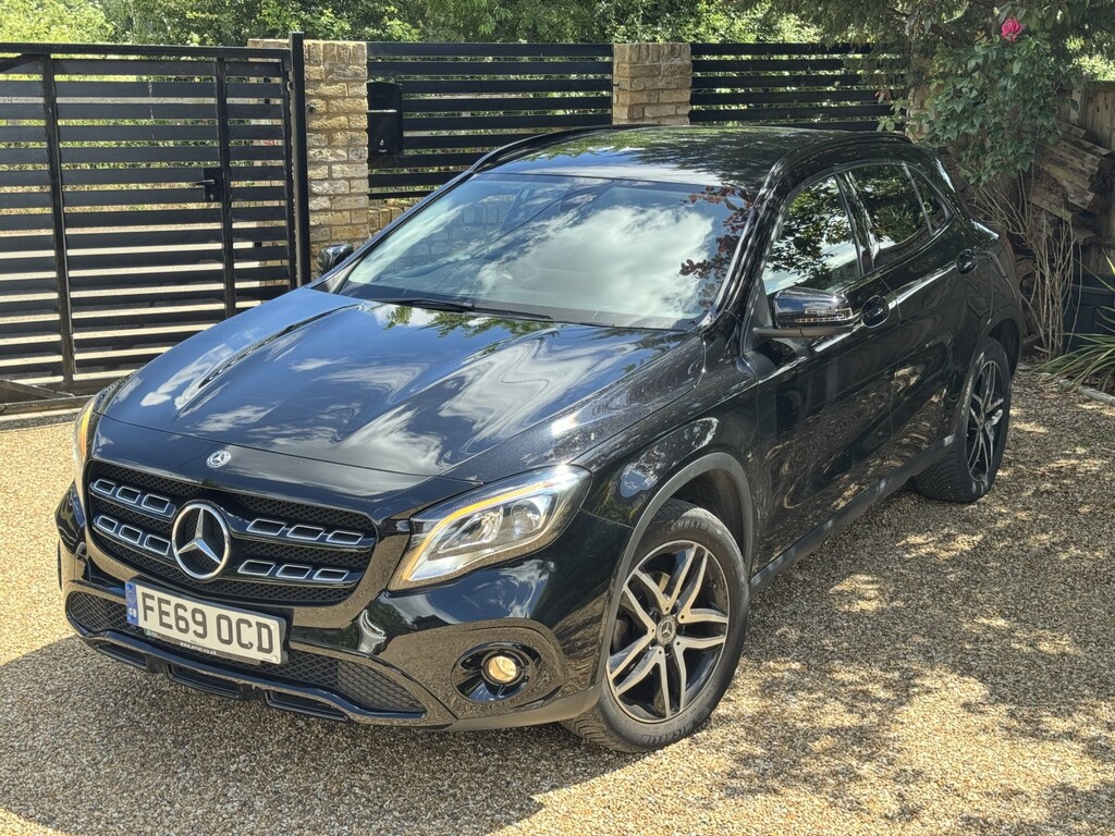 Mercedes-Benz GLA Class 1.6 Gla180 Urban Edition Black