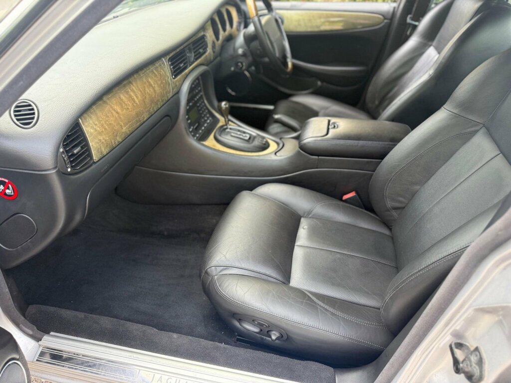 Jaguar XJ 8 Executive Red #72