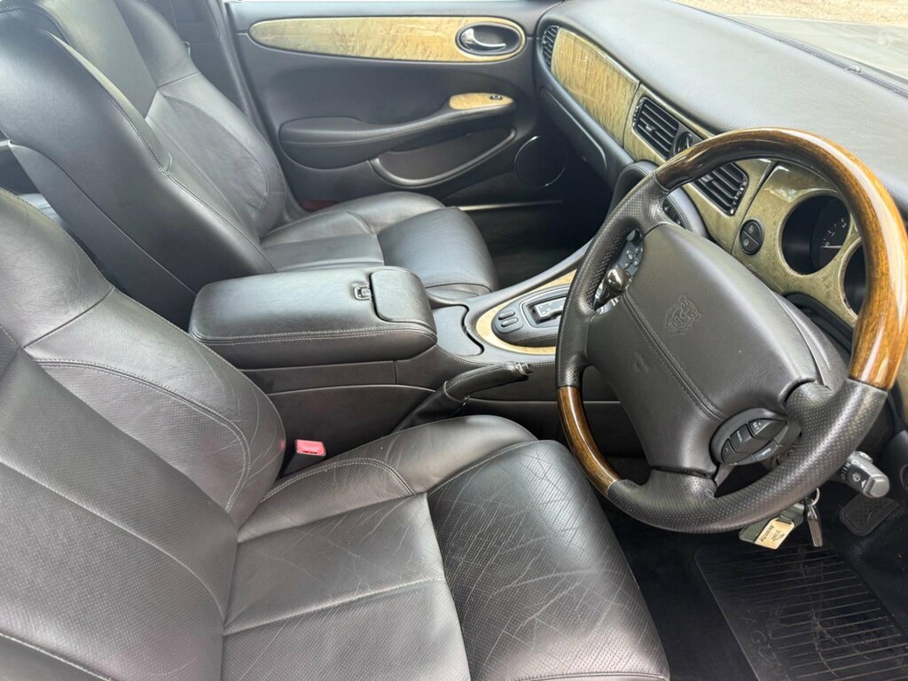 Jaguar XJ 8 Executive Red #44
