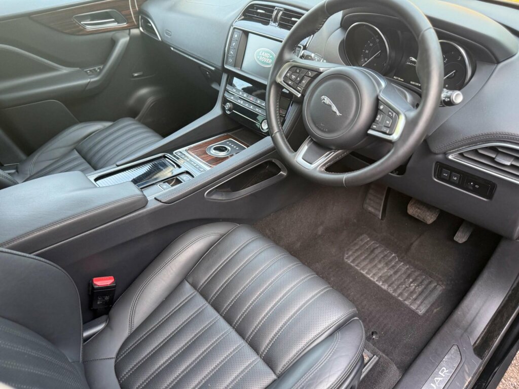 Jaguar F-Pace 2.0 D180 Portfolio Awd Euro 6 Ss OE67ZFM Black #4