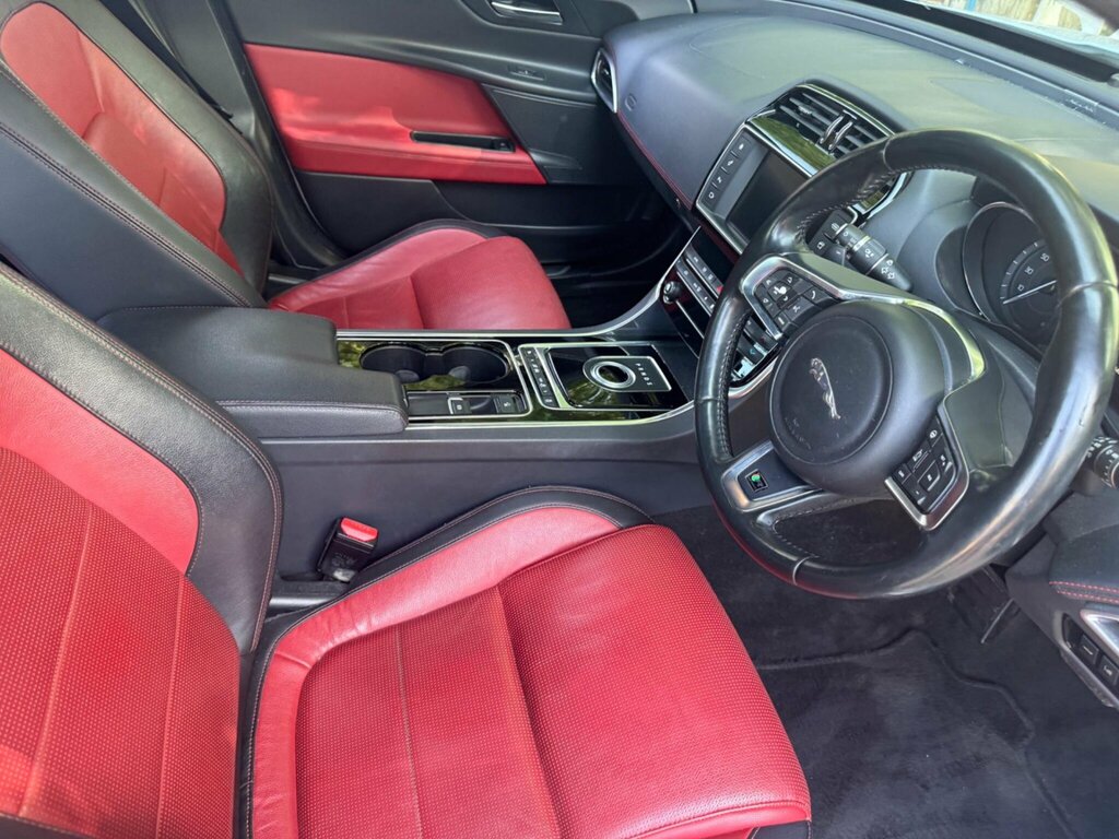 Jaguar XE Prestige Grey #37