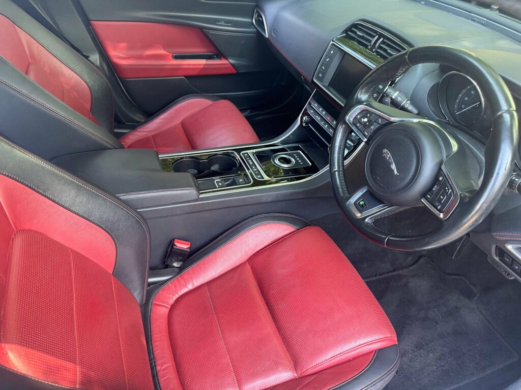 Jaguar XE Prestige Grey #36
