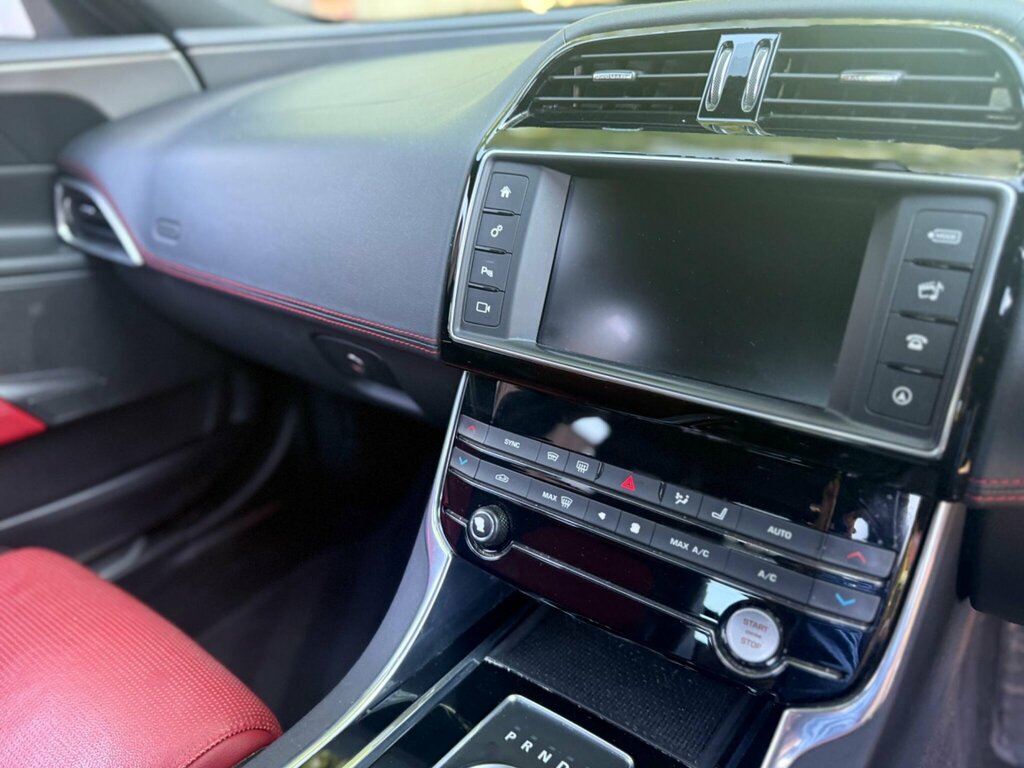 Jaguar XE Prestige Grey #42