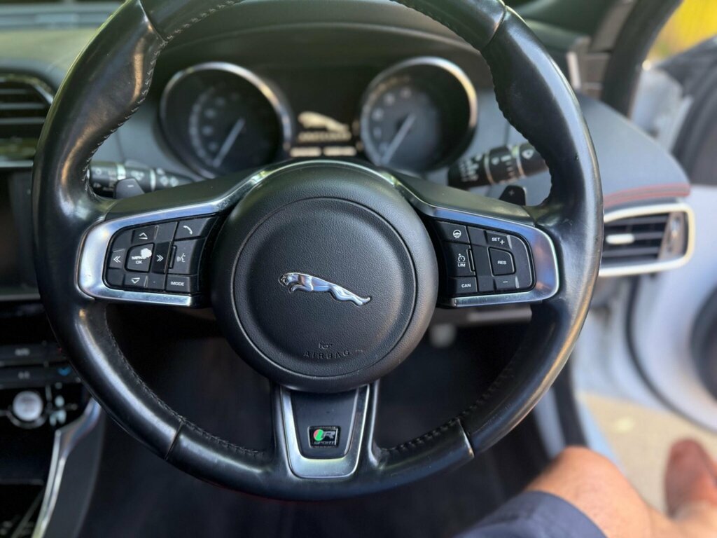 Jaguar XE Prestige Grey #40