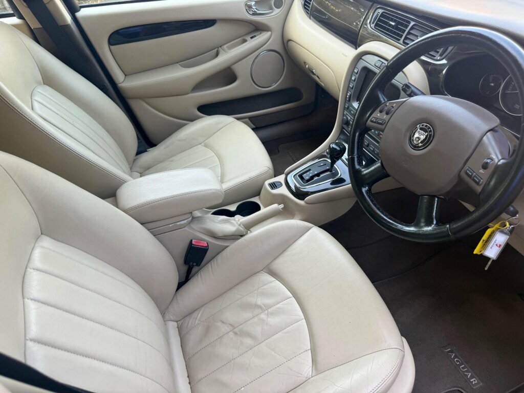 Jaguar X-Type 2.2D Sovereign Black #24