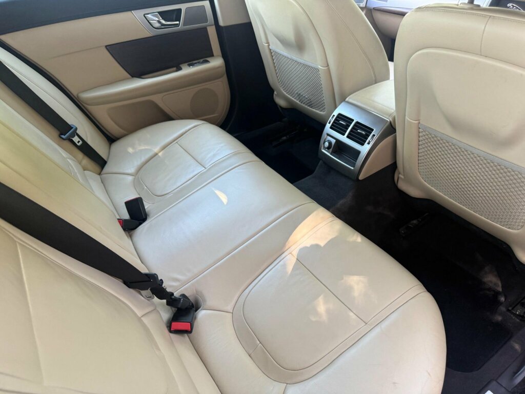 Jaguar XF 2.2D Sport Blue #43