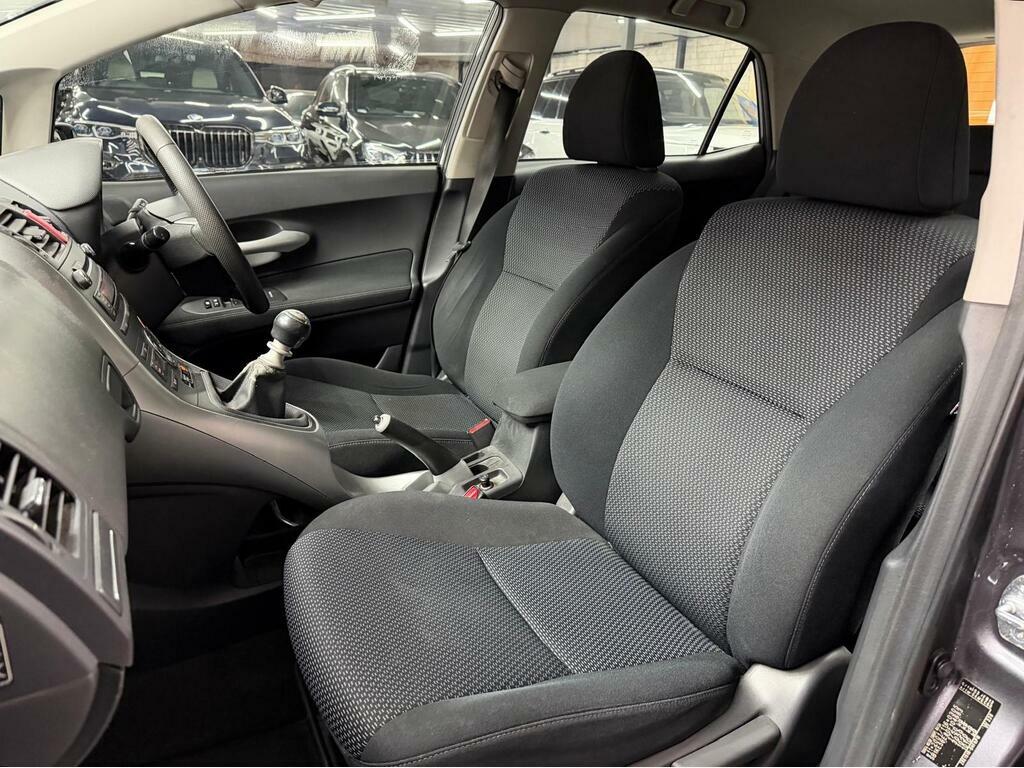 Toyota Auris Hatchback 1.6 Tr Multimode 201010 Blue #16