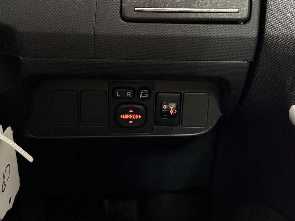 Toyota Auris Hatchback 1.6 Tr Multimode 201010 Blue #22