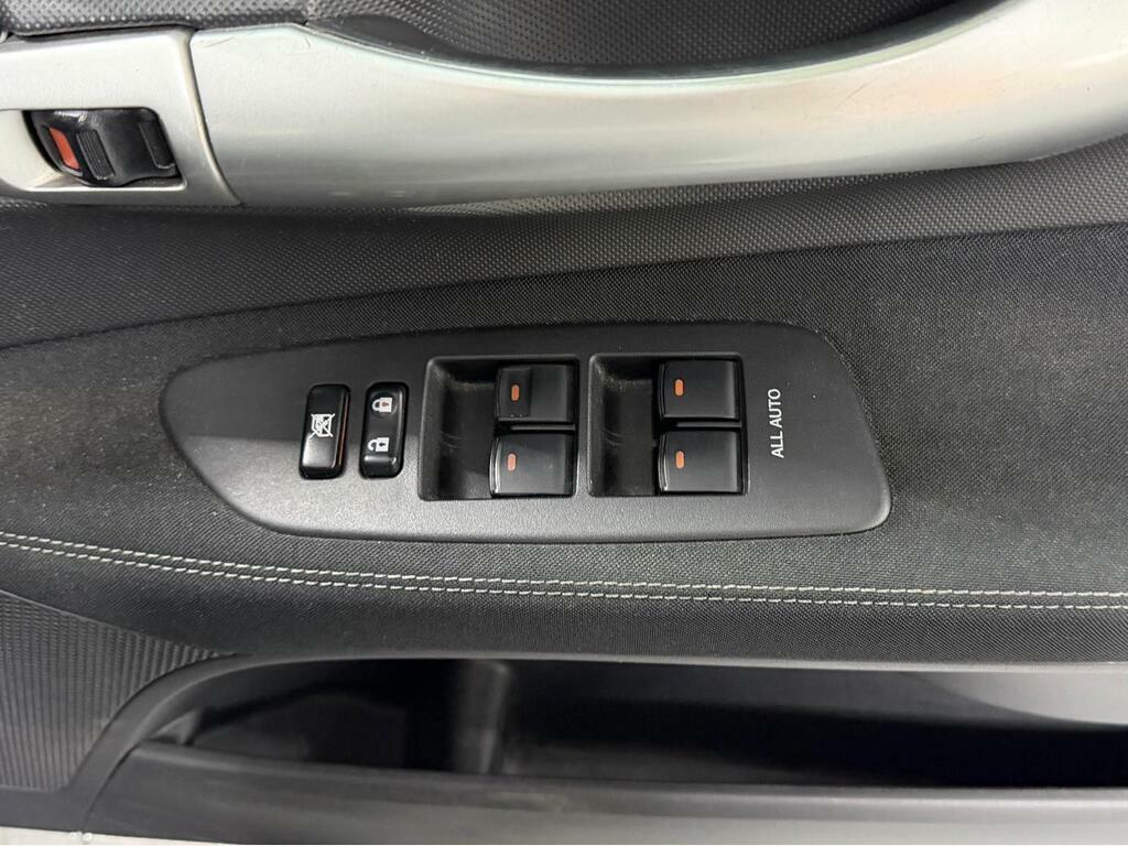 Toyota Auris Hatchback 1.6 Tr Multimode 201010 Blue #23