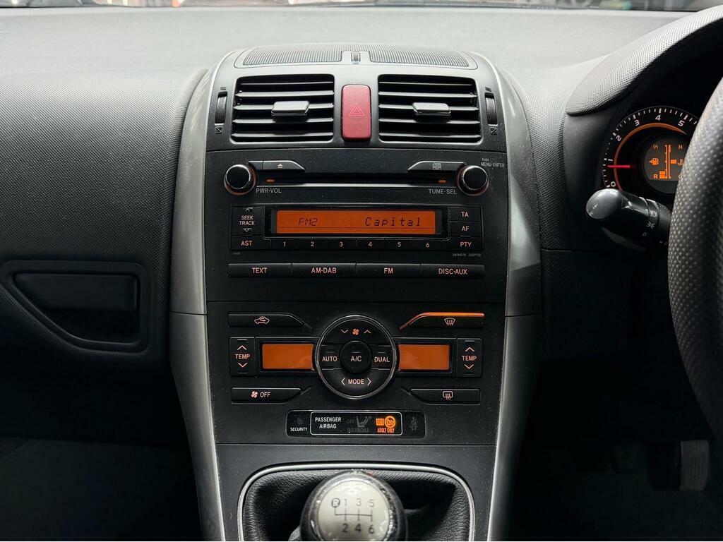 Toyota Auris Hatchback 1.6 Tr Multimode 201010 Blue #14
