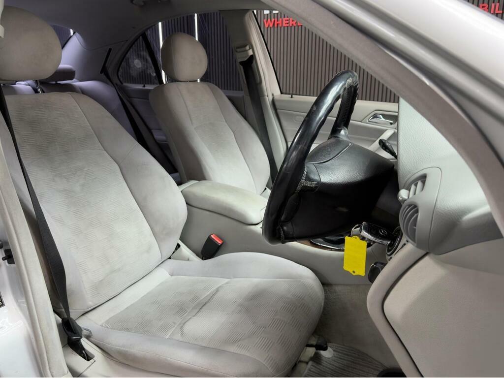 Mercedes-Benz C Class Saloon 1.8 C180 Kompressor Avantgarde Se 2005 Silver #12