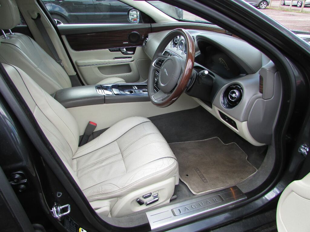 Jaguar XJ 3.0D V6 Portfolio GJ60OUE Grey #6
