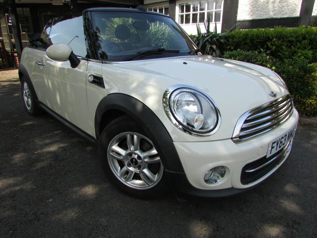 Mini Convertible 1.6 Cooper D White
