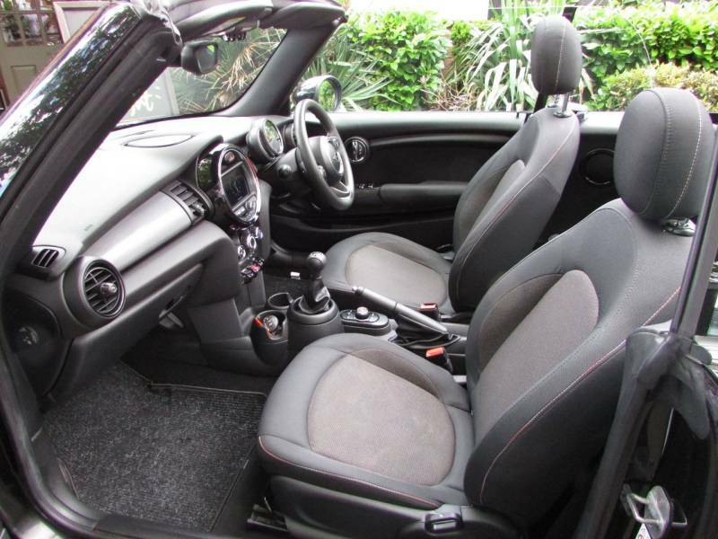 Mini Convertible 1.5 Cooper Classic II Black #5