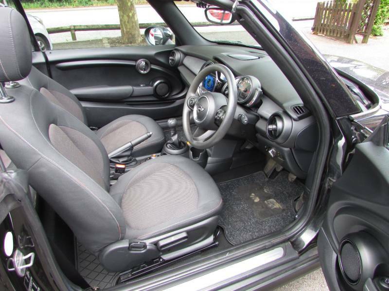 Mini Convertible 1.5 Cooper Classic II Black #6