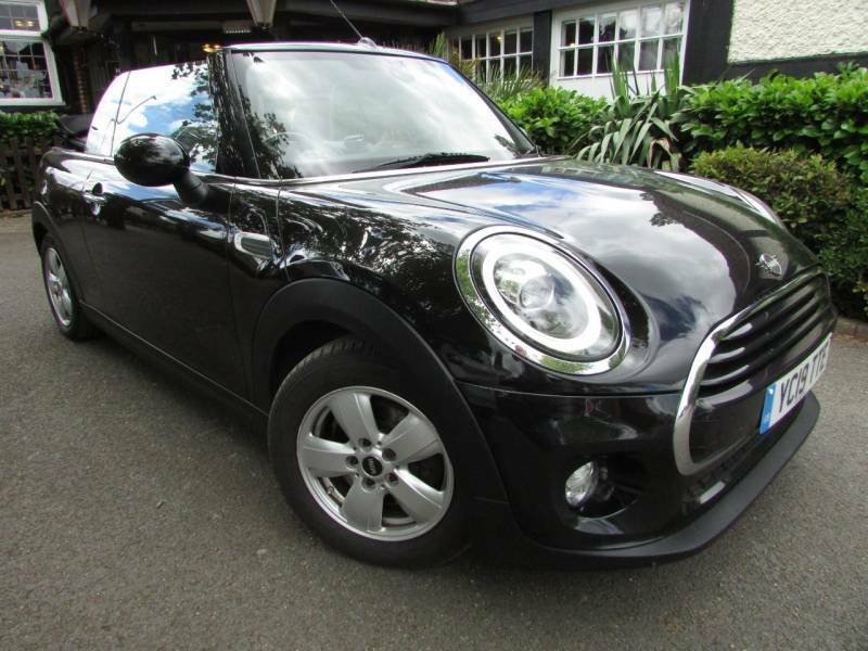 Mini Convertible 1.5 Cooper Classic II Black