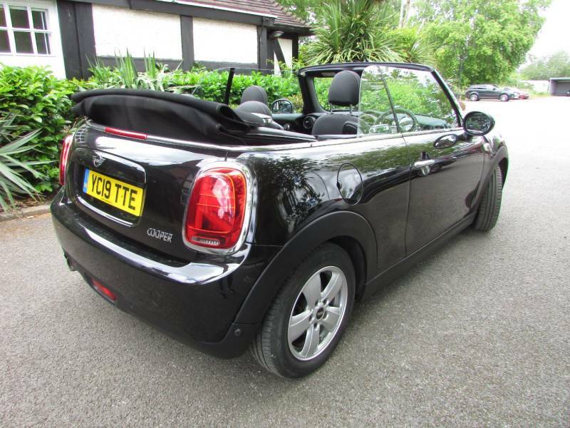 Mini Convertible 1.5 Cooper Classic II Black #2