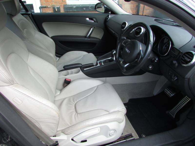 Audi TT 2.0T Fsi S Tronic Black #6