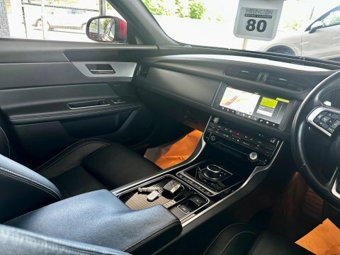Jaguar XF 2.0D 240 Portfolio Awd Blue #28