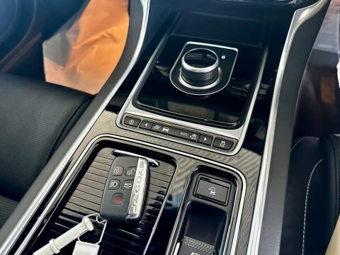 Jaguar XF 2.0D 240 Portfolio Awd Blue #59