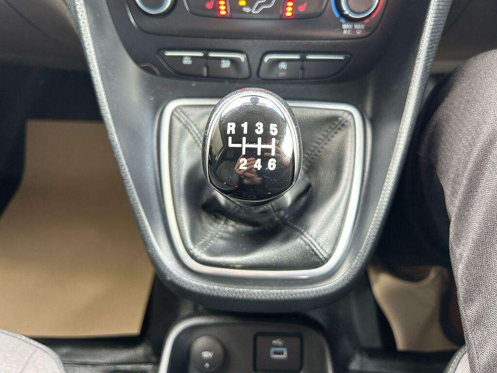 Ford Transit Connect Connect 1.5 Ecoblue 100Ps Limited Van Silver #29