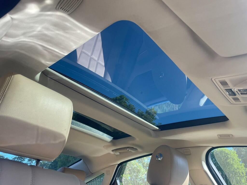 Jaguar XJ Luxury Red #11