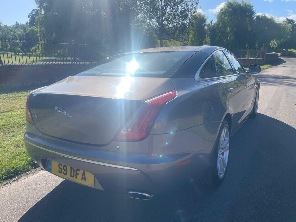 Jaguar XJ Luxury Red #8