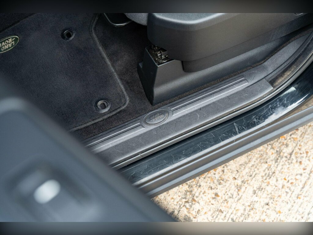 Land Rover Discovery 3 Discovery Silver #25