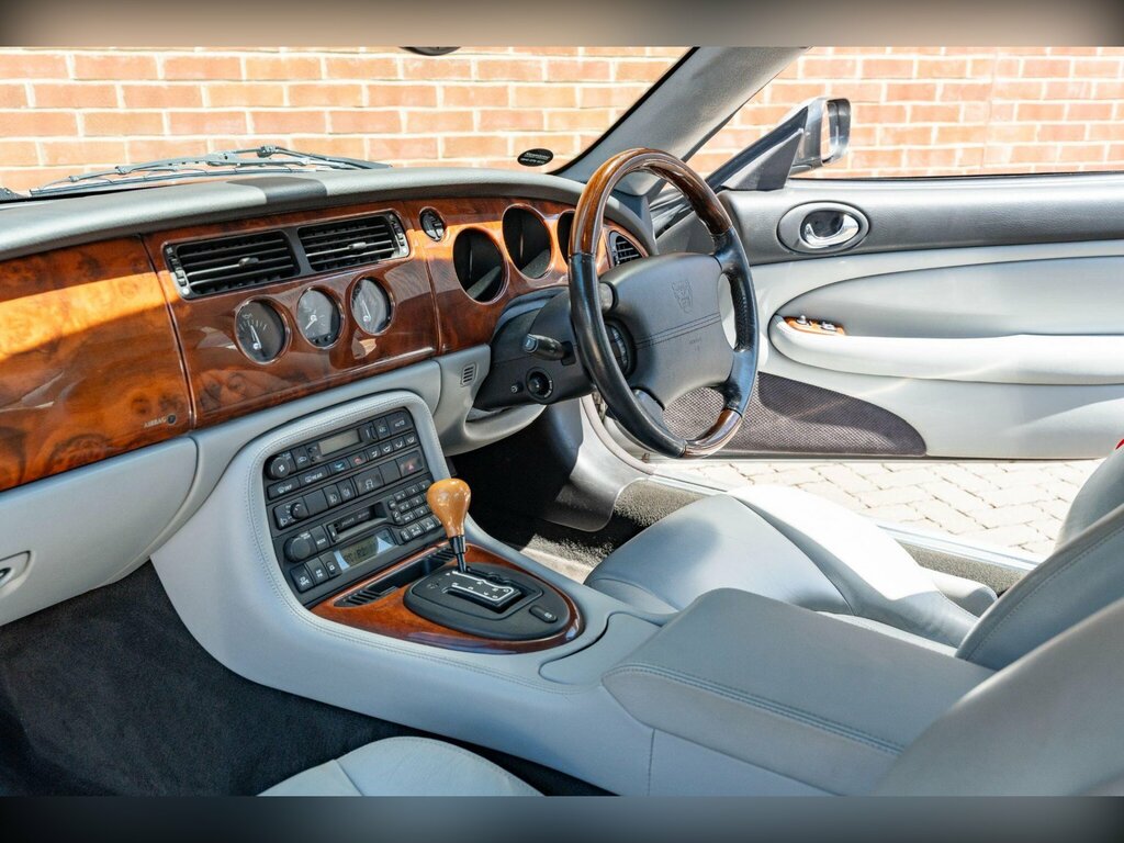 Jaguar XK8 4.2 2dr Black #13