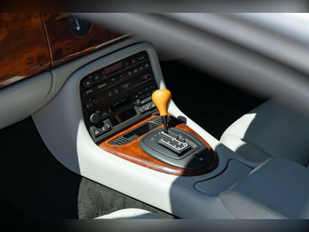 Jaguar XK8 4.2 2dr Black #22