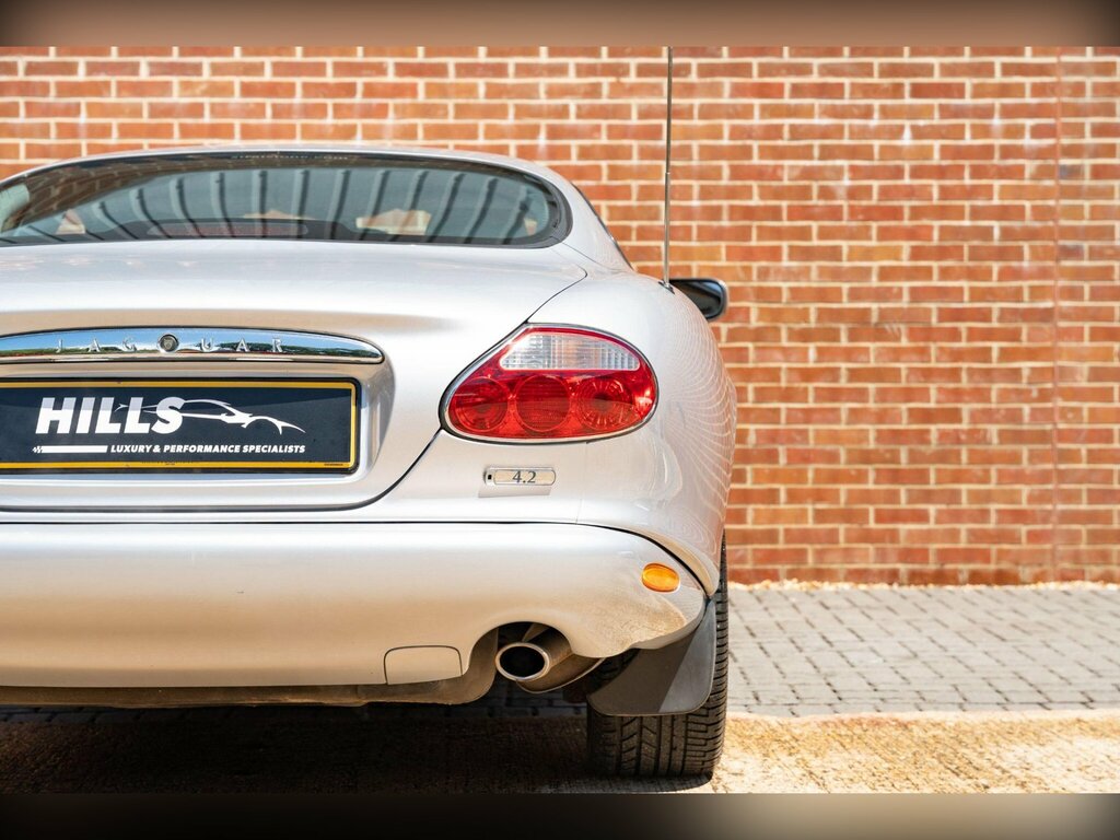 Jaguar XK8 4.2 2dr Black #10