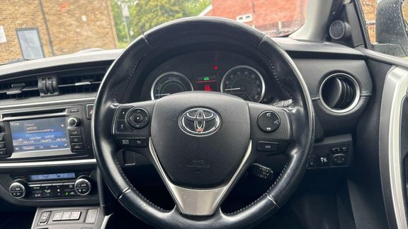 Toyota Auris 1.4 Icon D-4d 89 Bhp White #13