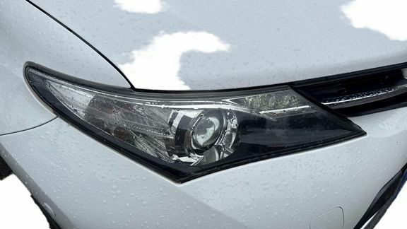 Toyota Auris 1.4 Icon D-4d 89 Bhp White #22