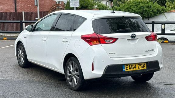 Toyota Auris Excel 1.8Cvt White #5