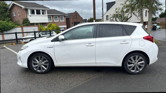 Toyota Auris Excel 1.8Cvt White #6
