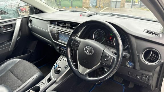 Toyota Auris 1.4 Icon D-4d 89 Bhp White #10