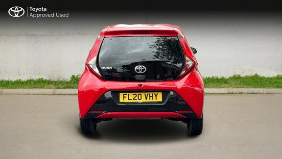 Toyota Aygo X X-trend M Red #4