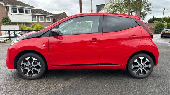 Toyota Aygo X X-trend M Red #6