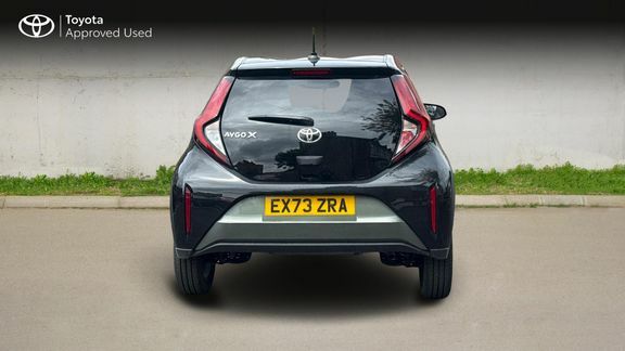Toyota Aygo X Edge Manual Green #4