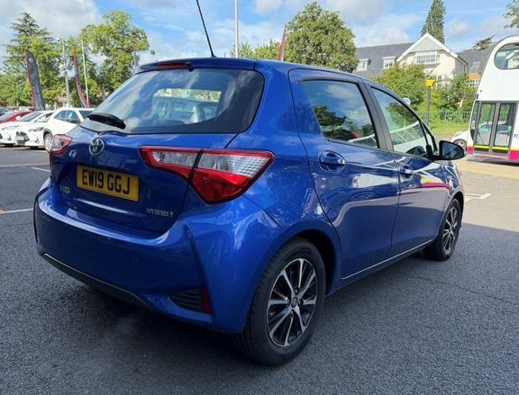 Toyota Yaris Icon Tech 1.5 Red #1