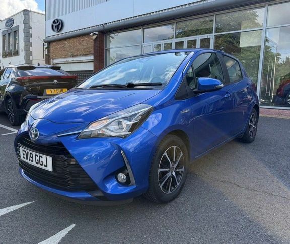 Toyota Yaris Icon Tech 1.5 Red #3