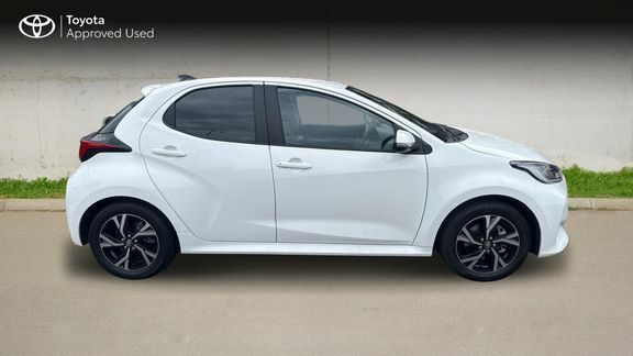 Toyota Yaris Design Safety Pack EJ25VWN White #2