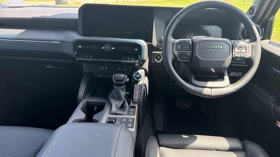 Toyota Land Cruiser D-4d Invincible Silver #11