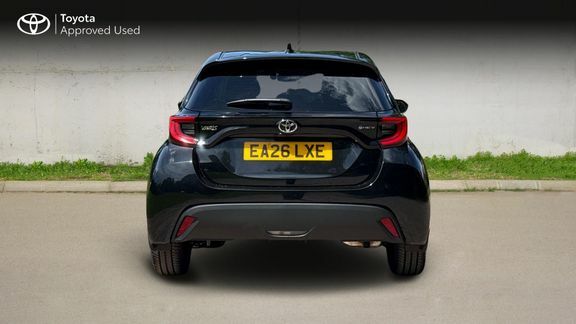 Toyota Yaris Design Black #4