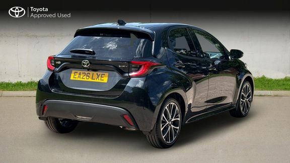 Toyota Yaris Design Black #3