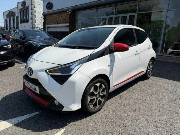 Toyota Aygo X X-trend Tss White #2