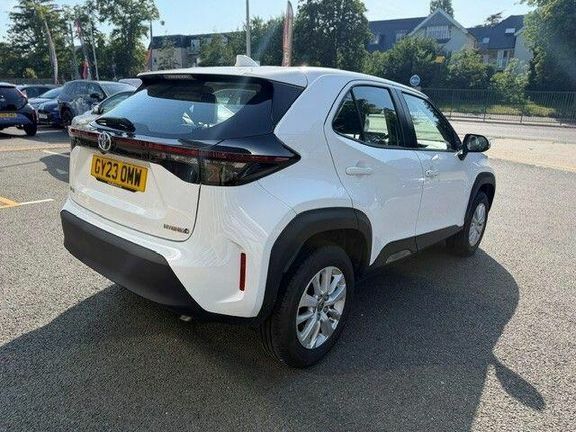 Toyota Yaris Cross Icon Fwd White #4