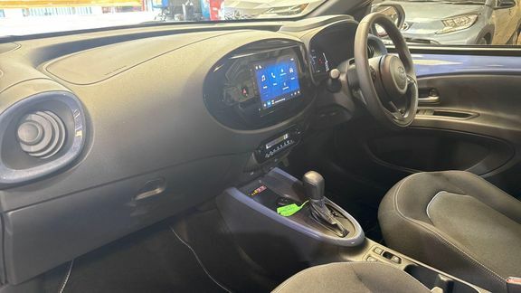 Toyota Aygo X 1.0 Vvt-i Edge Hatchback White #15